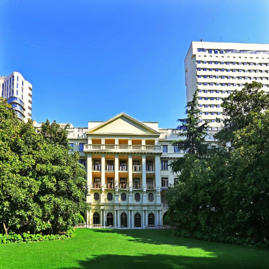 Huadong Hospital Affiliated to Fudan University 3 Huadong Hospital Affiliated to Fudan University View 2