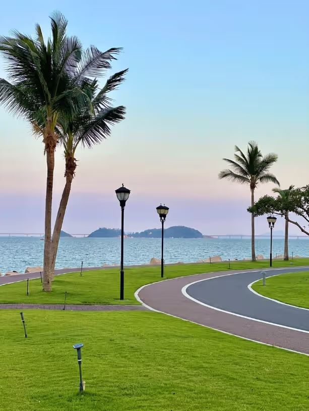 Recovery & China Experience 39 Zhuhai Lovers Road